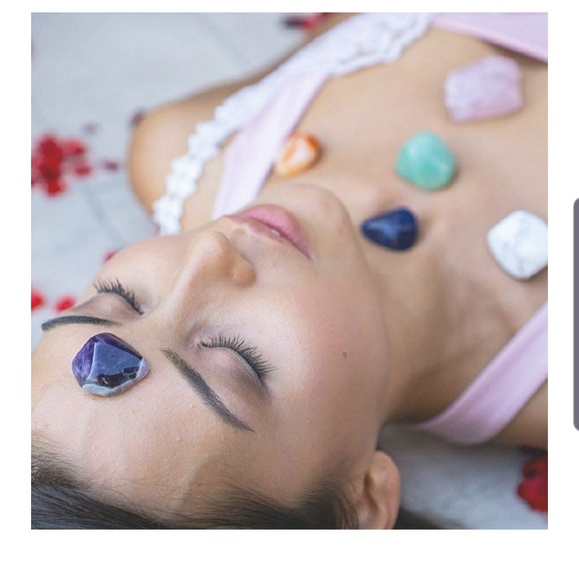 GIFT IDEA Crystals & Healing Stones in Wooden Box - Picture 5 of 5